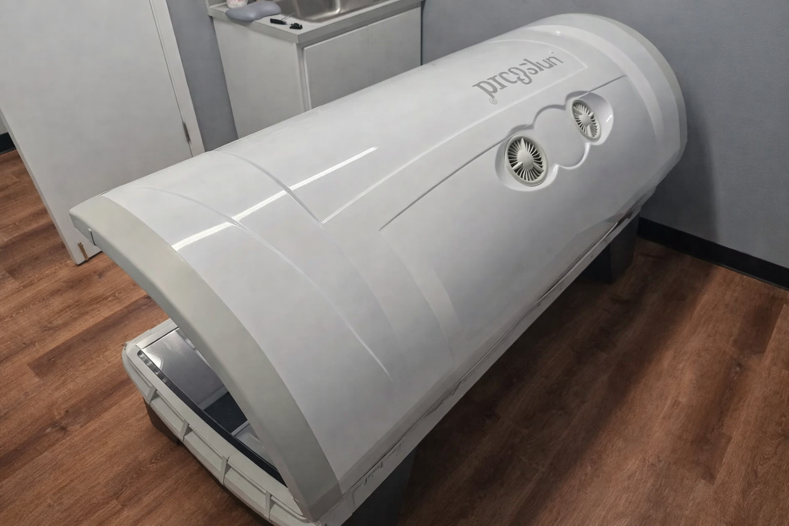 ProSun Onyx Hybrid – 15 Min. Commercial Level 4 Tanning and Red Light Bed